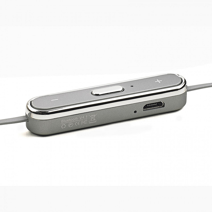 Celly BTSTEREOSV, auriculares "Made in Italy" Celly BTSTEREOSV, auriculares "Made in Italy"